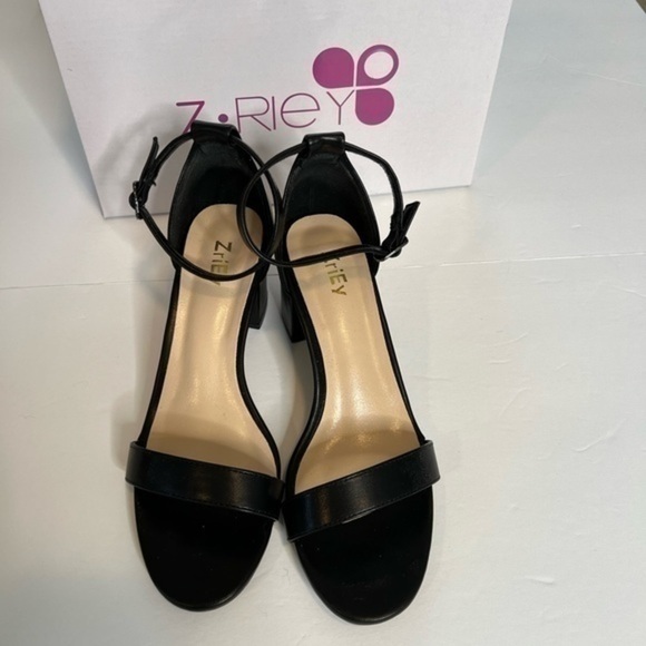 NWT/Box ZriEy Women's Strappy black Chunky Low Heeled Sandals Size 7 - Picture 9 of 9
